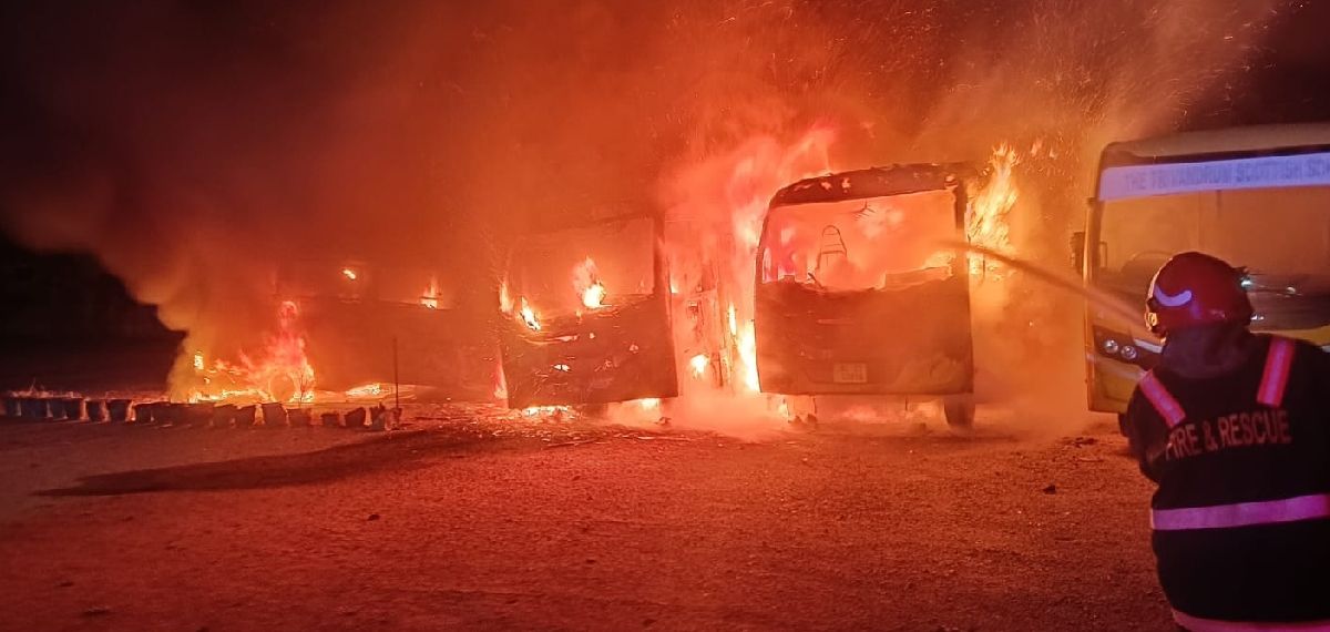 തിരുവനന്തപുരം ട്രിവാന്‍ഡ്രം സ്‌കോട്ടിഷ് സ്‌കൂളില്‍ തീപിടിത്തം; മൂന്ന് ബസുകള്‍ പൂര്‍ണമായും കത്തിനശിച്ചു; ദുരൂഹത