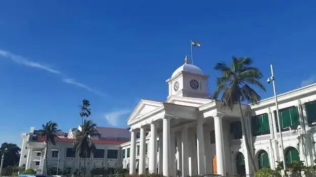 കേരളയല്ല ഇനി ‘കേരളം’ ; സംസ്ഥാനത്തിന്റെ ആവശ്യം അംഗീകരിച്ച് കേന്ദ്ര മന്ത്രിസഭ