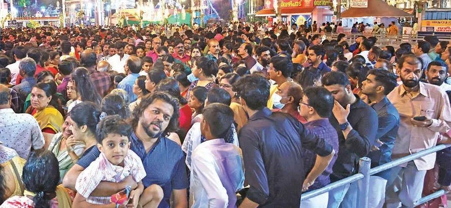 ആറ്റുകാലിൽ തിരക്കേറി അമ്മയെ കാണാൻ