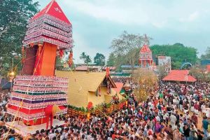 കാഴ്ച‌പ്പൂരമായി കടയ്ക്കൽ തിരുവാതിര