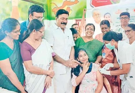 ഗർഭാശയഗള കാൻസർ പ്രതിരോധ വാക്‌സിനേഷൻ തുടങ്ങി