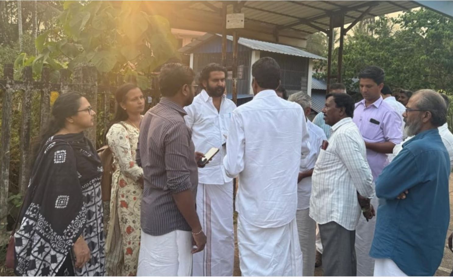 മുക്കാളി, നാദാപുരം റോഡ് റെയിൽവേ സ്റ്റേഷനുകളുടെ വികസനം: ബിജെപി സംഘം സന്ദർശനം നടത്തി; കേന്ദ്രമന്ത്രിക്ക് നിവേദനം നൽകി