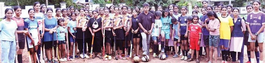 നാമക്കുഴിയിൽ പന്തുതട്ടും, 100 വനിതകൾ