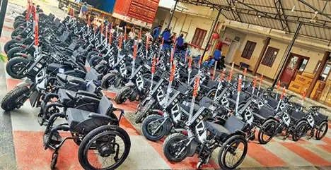 സ്കൂട്ടർ-കം-വീൽച്ചെയർ വിതരണം നാളെ