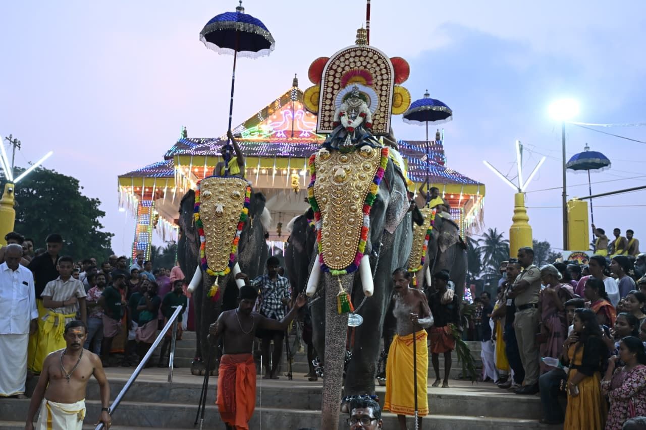 നിറം മങ്ങാത്ത ഓർമ്മകൾ സമ്മാനിച്ച് മഹോത്സവം കൊടിയിറങ്ങി