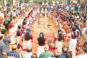 ചരിത്രത്തിലേക്ക് കൊട്ടിക്കയറി75 വനിതകൾ