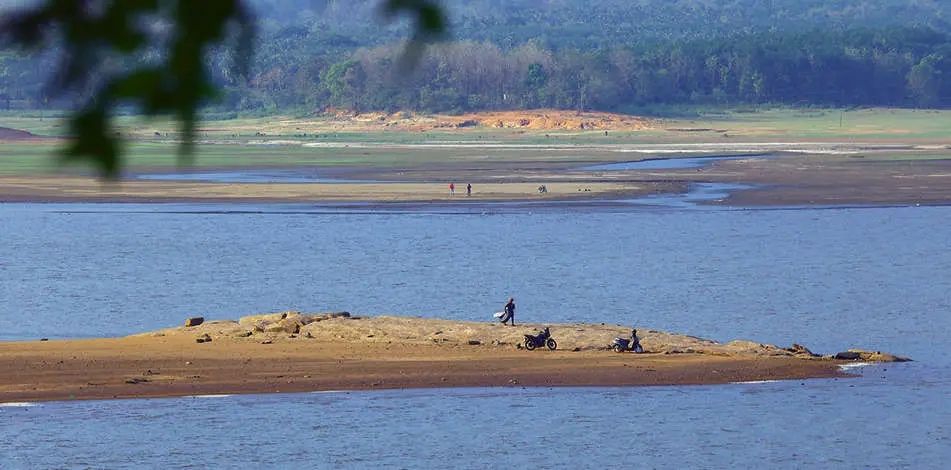 വേനലെത്തി; ഡാമുകളിൽ വെള്ളം കുറയുന്നു
