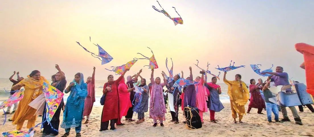 വാനിൽ വർണപ്പട്ടങ്ങൾ; തീരദേശത്ത് ആവേശത്തിര