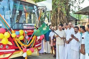 തിരുവനന്തപുരം-ചേലക്കര-ഒറ്റപ്പാലം സൂപ്പർഫാസ്റ്റ് ബസിന് ഫ്ലാഗ്ഓഫ്