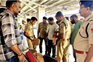 തിരൂർ റെയിൽവേസ്റ്റേഷനിൽ കഞ്ചാവു വേട്ട