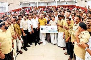 എം.എൽ.എ. ഹെൽത്ത് കാർഡ് ആനുകൂല്യം ഓട്ടോ-ടാക്‌സി തൊഴിലാളികൾക്കും