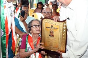 അറിവിൻ്റെയും അക്ഷരത്തിന്റെയും നൃത്തവേദികളിൽ വിസ്മയമായി പ്രൊഫ. ബി. വത്സലകുമാരി; ബി.എസ്.എസ്. ദേശീയ പുരസ്‌കാരം സമ്മാനിച്ചു