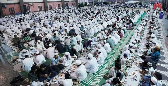 മർകസിൽ പ്രാർത്ഥനാസാന്ദ്രമായി റംസാൻ ആത്മീയസമ്മേളനം; ആയിരങ്ങൾ പങ്കെടുത്തു