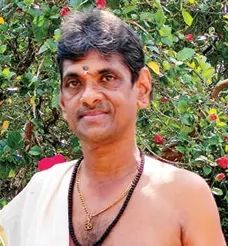 പടേനിയെ നെഞ്ചേറ്റിയ സുധീറിന് ഫോക്‌ലോർ അക്കാദമിയുടെ ആദരവ്