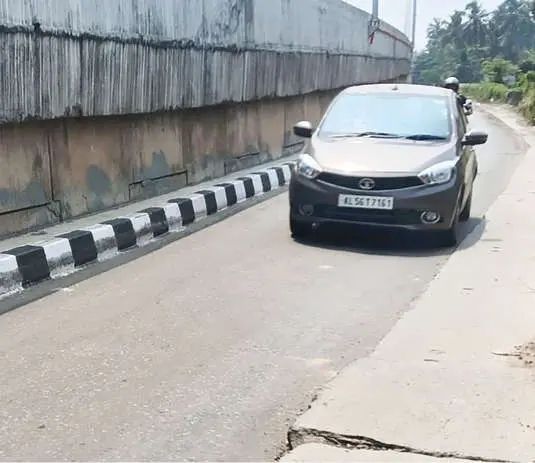 ദേശീയപാത വികസനം: സർവീസ് റോഡുകൾക്ക് വീതിയില്ല; ഗതാഗതം വഴിമുട്ടാൻ സാധ്യത