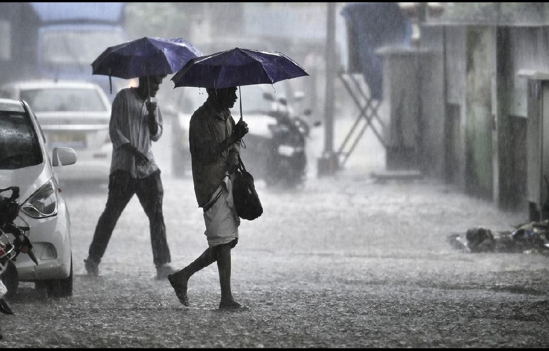 സംസ്ഥാനത്ത് വെള്ളിയാഴ്ച വരെ മഴ തുടരും; ഇടിമിന്നൽ ജാഗ്രതാനിർദ്ദേശം