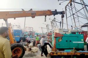 പുറങ്കടലിൽ മുങ്ങിയ മണ്ണുമാന്തിക്കപ്പൽ വീണ്ടെടുക്കാൻ മുംബൈ കമ്പനി