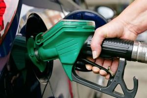 രാജ്യത്ത് പ്രീമിയം പെട്രോളിന് വില കൂടി; സാധാരണ പെട്രോൾ, ഡീസൽ നിരക്കുകളിൽ മാറ്റമില്ല