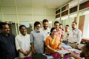 നാദാപുരത്ത് എൽ.ഡി.എഫ് സ്ഥാനാർത്ഥി അഡ്വ. പി. വസന്തം നാമനിർദ്ദേശ പത്രിക സമർപ്പിച്ചു