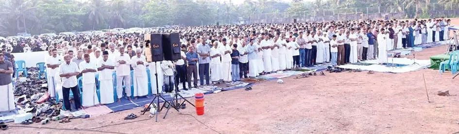 ഒരുമയുടെ സന്ദേശമായി വടകരയിൽ ഈദ്ഗാഹ്