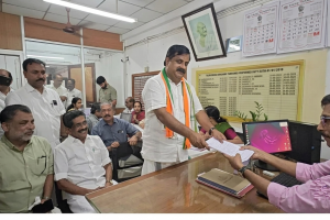 കൊയിലാണ്ടിയിൽ യു.ഡി.എഫ് സ്ഥാനാർത്ഥി അഡ്വ. കെ. പ്രവീൺകുമാർ നാമനിർദ്ദേശ പത്രിക സമർപ്പിച്ചു