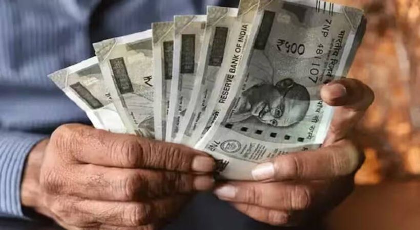 വിഷുക്കൈനീട്ടമായി ക്ഷേമ പെൻഷൻ നേരത്തെ; വിതരണം ഈ മാസം 25 മുതൽ