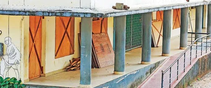 ചെറുതുരുത്തി സ്‌കൂളിൽ സ്ട്രോങ് റൂം നിർമാണം തുടങ്ങി