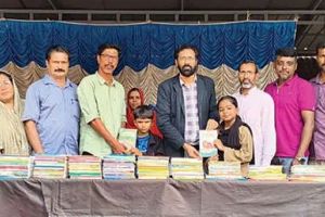 മക്കളേ, വായിച്ചുവളരുക