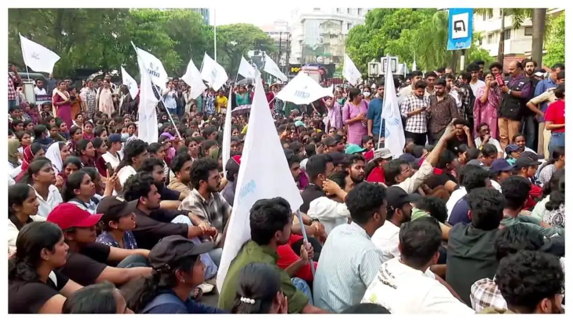 നഴ്സുമാരുടെ ശമ്പള പരിഷ്കരണം: ചർച്ചകൾ പരാജയം; സ്വകാര്യ ആശുപത്രികളിൽ നാളെ മുതൽ വീണ്ടും പണിമുടക്ക്