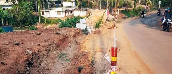 പരപ്പൻപൊയിൽ-പുന്നശ്ശേരി റോഡ് നവീകരണം പാതിവഴിയിൽ; പൊടിശല്യവും യാത്രാദുരിതവും മൂലം വലഞ്ഞ് നാട്ടുകാർ