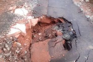 കുടിവെള്ളപൈപ്പ് പൊട്ടി രാമല്ലൂർ-കായലൊടി പാതയിൽ ഗതാഗതം തടസ്സപ്പെട്ടു; റോഡ് തകർന്നു