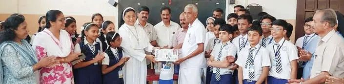പഠനത്തിനൊപ്പം കാരുണ്യത്തിന്റെ പാഠവുമായി സെയ്ന്റ് ഫ്രാൻസിസ് സ്കൂൾ വിദ്യാർഥികൾ
