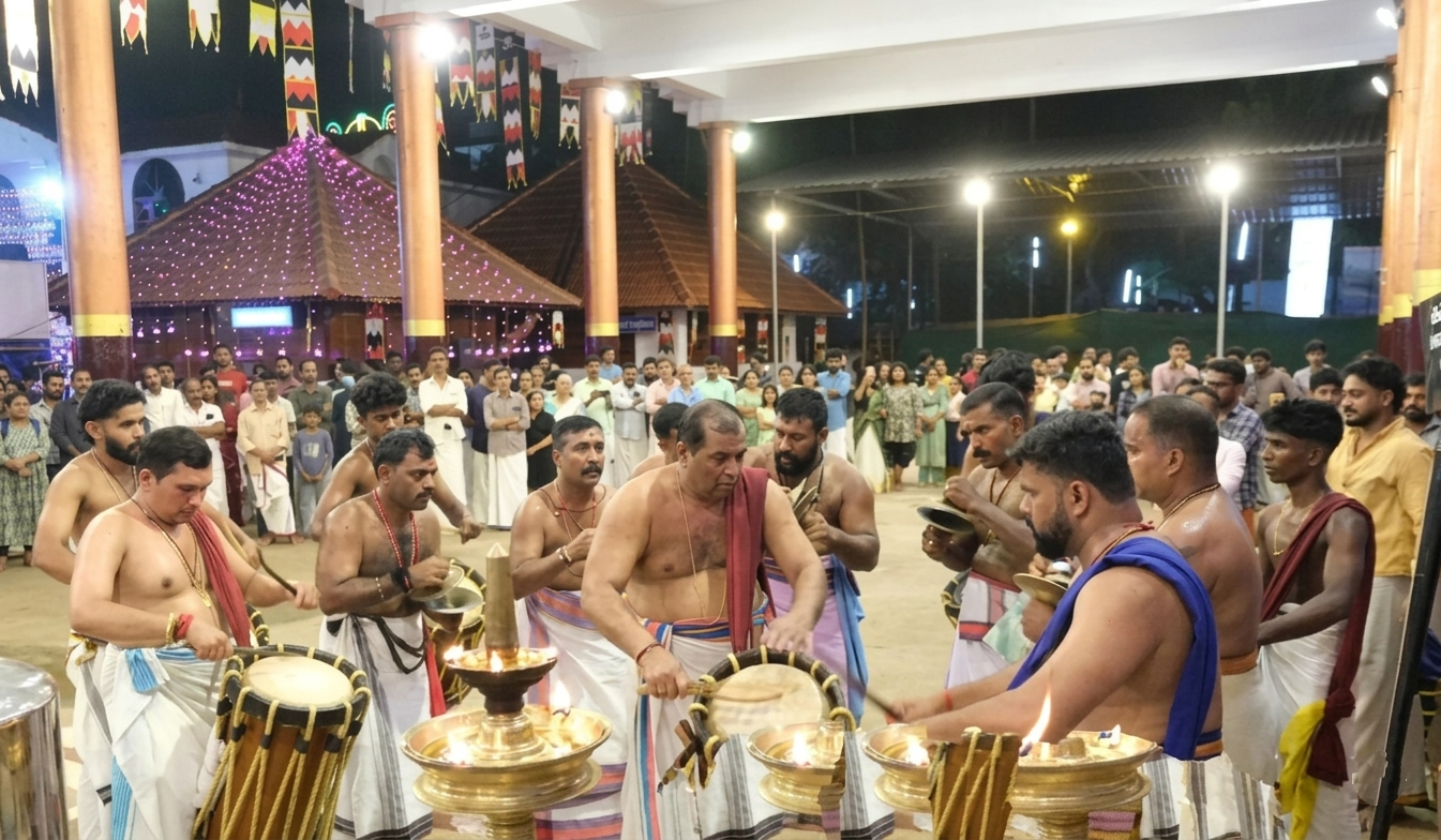 മേളപ്പെരുമയിൽ അലിഞ്ഞ് കൊല്ലം പിഷാരികാവ്; കാളിയാട്ട മഹോത്സവത്തിന് ആവേശകരമായ ജനപങ്കാളിത്തം