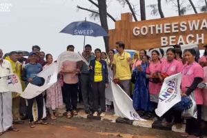 മഴയത്തും ആവേശം ചോരാതെ തെരഞ്ഞെടുപ്പ് ബോധവത്ക്കരണം മാറാട് ഗോദീശ്വരം ബീച്ചില്‍ ‘ബീച്ച് റണ്‍ ടോക്ക്’ പരിപാടി സംഘടിപ്പിച്ചു