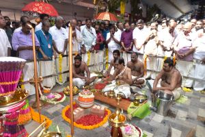 ഭക്തിസാന്ദ്രമായി കരിക്കകം; പതിനായിരങ്ങൾ പൊങ്കാല അർപ്പിച്ചു