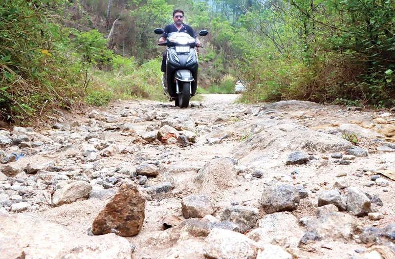 കരിഞ്ചോല ഉരുൾപൊട്ടൽ ദുരന്തം: എട്ടുവർഷം കഴിഞ്ഞിട്ടും തീരാതെ റോഡ് ദുരിതം; അധികൃത അവഗണനയിൽ പ്രതിഷേധിച്ച് വോട്ടിങ് ബഹിഷ്കരണത്തിനൊരുങ്ങി നാട്ടുകാർ
