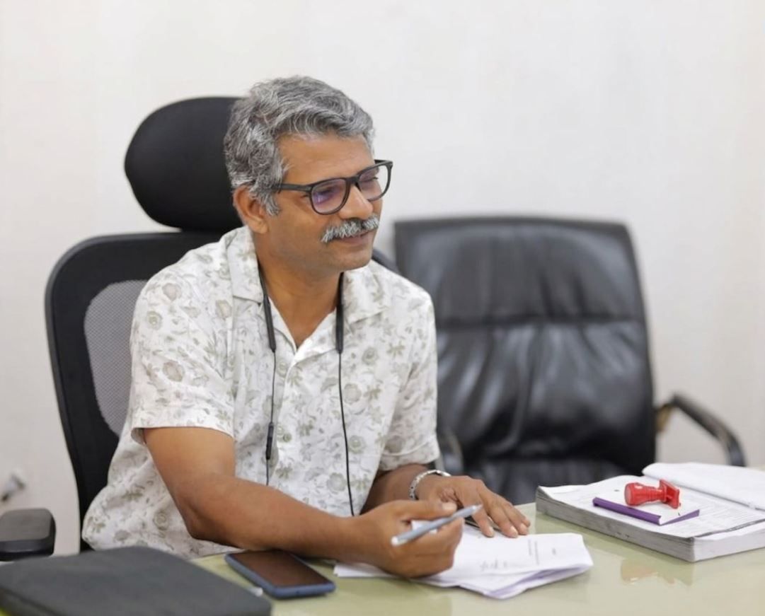 നരച്ച മുടികളിൽ നിന്ന് Prasad P T Puthiyaveettil