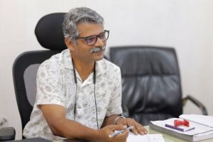 നരച്ച മുടികളിൽ നിന്ന് Prasad P T Puthiyaveettil