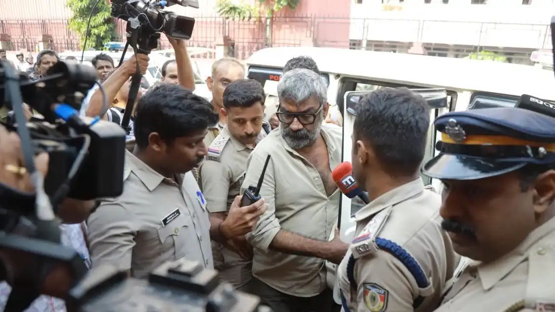 ലൈംഗികാതിക്രമക്കേസ്: സംവിധായകൻ രഞ്ജിത്തിന് ജാമ്യമില്ല, തിങ്കളാഴ്ച വരെ പോലീസ് കസ്റ്റഡിയിൽ