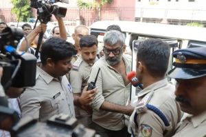 ലൈംഗികാതിക്രമക്കേസ്: സംവിധായകൻ രഞ്ജിത്തിന് ജാമ്യമില്ല, തിങ്കളാഴ്ച വരെ പോലീസ് കസ്റ്റഡിയിൽ