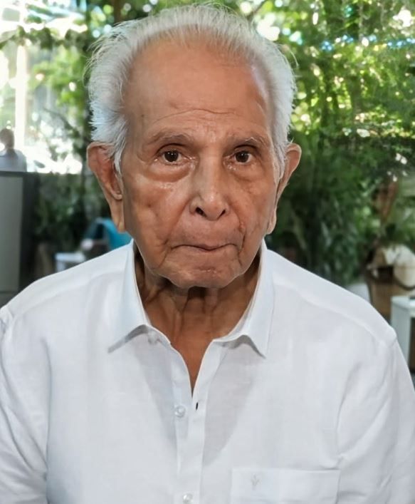 മാവള്ളിയിൽ കരുണാകര കുറുപ്പ് നിര്യാതനായി