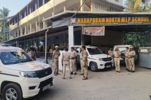 നാദാപുരത്ത് കള്ളവോട്ട് ആരോപണത്തെ ചൊല്ലി സംഘർഷം