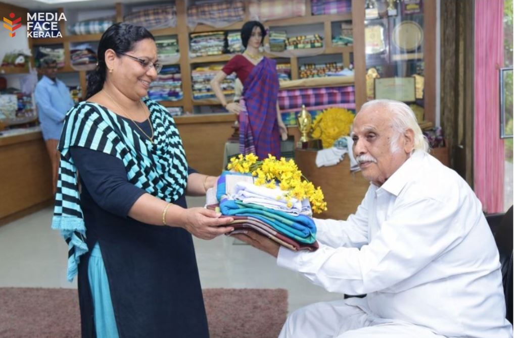 തിരഞ്ഞെടുക്കുമ്പോൾ ഒരുവട്ടം പോരാ, പലവട്ടം ചിന്തിക്കണം :ഡോ .കെ കെ എൻ കുറുപ്പ്