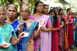 സ്ത്രീ വോട്ടർമാരുടെ പോളിങ്ങിൽ സർവകാല റെക്കോർഡ്; ബൂത്തുകളിലെത്തിയത് 81.19% സ്ത്രീകൾ