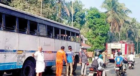 കോടഞ്ചേരിയിൽ കെ.എസ്.ആർ.ടി.സി. ബസിന് തീപിടിച്ചു; നാട്ടുകാരുടെ ഇടപെടലിൽ ഒഴിവായത് വലിയ അപകടം