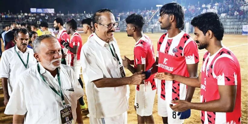 അരീക്കോട്ട് ഇനി സെവൻസ് ആരവം...