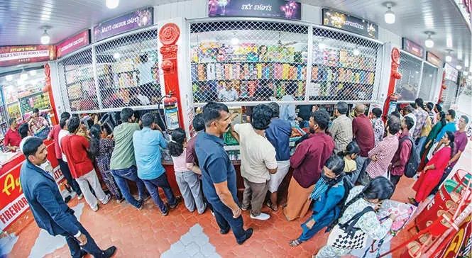 വിപണി കീഴടക്കാൻ 'അഴിഞ്ഞാട്ടം'; പുത്തൻ പടക്കങ്ങളുമായി വിപണി സജീവമാകുന്നു