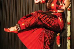 കലയരങ്ങിനെ ധന്യമാക്കി ഉമ ഭട്ടതിരിപ്പാടിന്റെ ഭരതനാട്യം