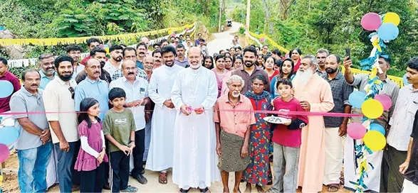 ജനകീയക്കൂട്ടായ്മയിൽ വിസ്മയം; കക്കാടംപൊയിൽ-ചെമ്പോത്തി റോഡ് നാടിന് സമർപ്പിച്ചു