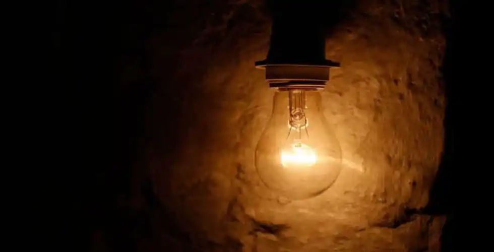 സംസ്ഥാനത്ത് വൈദ്യുതി ഉപഭോഗം സർവകാല റെക്കോർഡിൽ; ചൂടിൽ വെന്തുരുകി കേരളം